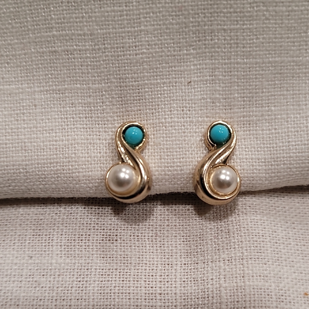 Earrings Turquoise Pearl Gold Signed Avon